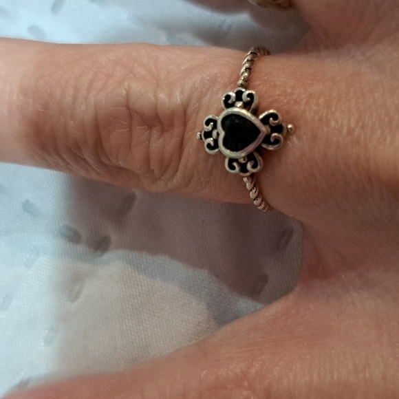 NEW 925 Sterling Heart/Cross Ring Fine Jewelry Black Stone Size 6 Boutique - Picture 4 of 11